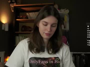Live Feet Fetish Performer Aislyfarran, 19 yrs - Ted's Cam Directory
