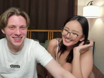 Live Cams Blossomandbee, 20 yrs - Chaturbate Live