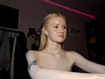 Live cam boy Ilianamessersmith, 19 yrs – Hot Male Cams