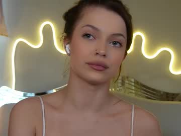 Live Feet Fetish Performer Kelly_peachpiee, 20 yrs - Ted's Cam Directory