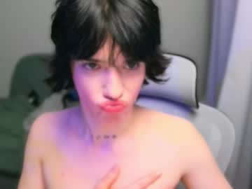 Live cam boy Leonkissboy, 18 yrs – Hot Male Cams