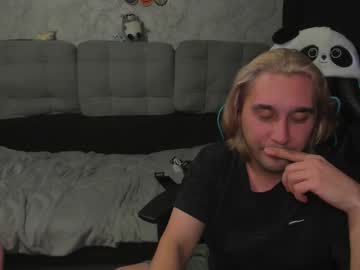 Live Feet Fetish Performer Pohyi_, 22 yrs - Ted's Cam Directory